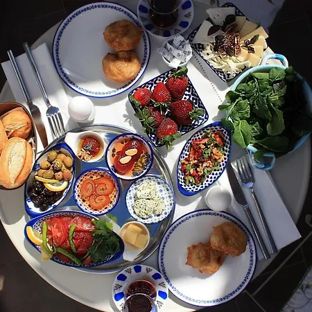 19 Bozcaada 住宿加早餐酒店 *