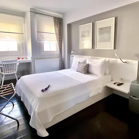 19 Bozcaada 住宿加早餐酒店 *